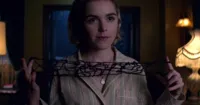 [REVIEW] Chilling Adventures of Sabrina (Season 2) - Tăng chiều sâu, nhưng giảm nét quyến rũ