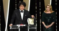 LHP Cannes 2019 – Ký Sinh Trùng của Bong Joon-ho xuất sắc nhận giải Cành cọ Vàng