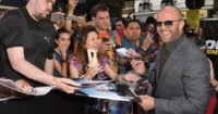 Dàn sao Fast & Furious: Hobbs & Shaw lịch lãm và quyến rũ trên thảm đỏ
