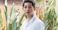Song Joong-ki trở lại đầy triển vọng với bom tấn hành động đầu năm của Hàn