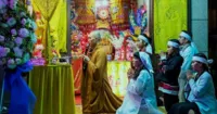 Đêm Tối Rực Rỡ! - Tang lễ rình rang, gia can đổ nát