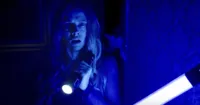 Lights Out tung trailer mới đầy ám ảnh