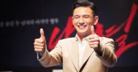 Con Tin: Ngôi Sao Mất Tích (2022) - Hwang Jung Min sắm vai chính mình trong dự án hành động, giật gân