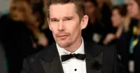 Điện Thoại Đen (2022) - “Chàng thơ” Ethan Hawke tái xuất với vai phản diện đầu tiên sau gần 4 thập kỷ diễn xuất