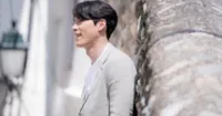 Hé lộ hình ảnh đầu tiên của Hyun Bin đang ghi hình cho Memories of the Alhambra tại Tây Ban Nha