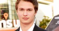 Ansel Elgort vào vai cặp song sinh trong phim Jonathan