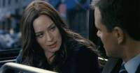 Emily Blunt đánh mất tâm trí trong trailer mới của Girl on the Train