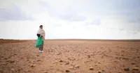 Một đứa trẻ, một thầy giáo, một quyển sách và một cây viết có thể làm rung động cả thế giới