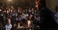 Hugh Jackman tung ra hình ảnh đầu tiên trong The Front Runner của đạo diễn Jason Reitman