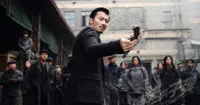 The Bullet Vanishes của Tạ Đình Phong mô phỏng Sherlock Homes