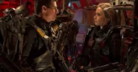 Hình ảnh mới của Tom Cruise và Emily Blunt trong Edge of Tomorrow