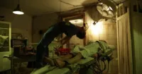 Lời Nguyền Con Đầm Bích: Lạnh gáy từ những phút đầu tiên