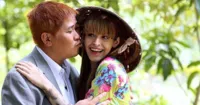 Thôn nữ Tây đi cấy lúa gặp trai phố “dê”