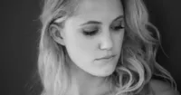 Ngôi sao của It Follows, Maika Monroe tham gia vào Ngày Độc Lập 2