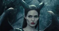 Angelina Jolie đang cân nhắc cho Maleficent 2