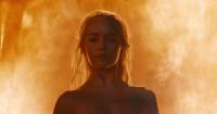 Lý do Emilia Clarke không để tâm đến việc khỏa thân trên truyền hình