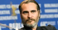 Joker do Joaquin Phoenix thủ vai tung hình ảnh đầu tiên của nhân vật chính