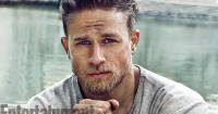 Charlie Hunnam làm chàng vua bị thất lạc trong phim mới
