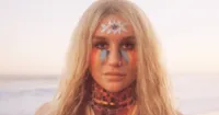 Ca sĩ Kesha tung teaser cho phim tài liệu về quãng thời gian khó khăn trong cuộc đời