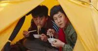 The Himalayas: Bộ phim đầy xúc cảm về tình chiến hữu