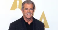 Mel Gibson được chọn làm đạo diễn cho phim truyền hình Destroyer về Thế Chiến II