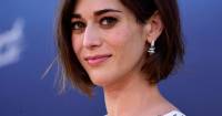 Lizzy Caplan có thể sẽ xuất hiện trong Gambit cùng Channing Tatum