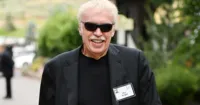 Netflix đang phát triển dự án phim tiểu sử về nhà sáng lập Nike – Phil Knight