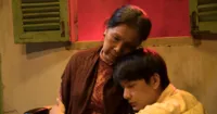 Có Căn Nhà Nằm Nghe Nắng  Mưa – Mẹ ơi, con sẽ về mà
