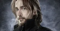 Tom Mison sẽ đóng chính cùng Jeremy Irons trong series Watchmen