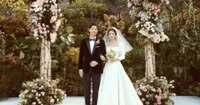 Song Joong Ki và Song Hye Kyo chia sẻ ảnh cưới